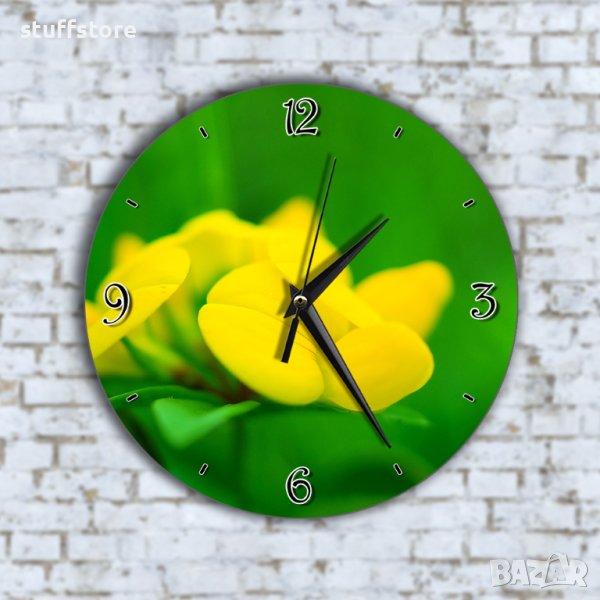 Стенен Часовник - Малки Жълти Цветченца Зелен Фон, снимка 1