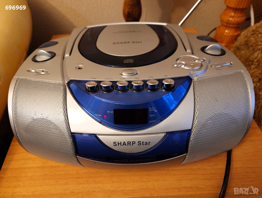 РЕТРО РАДИО И CD ПЛЕЙЪР SHARP  STAR, ПРЕНОСИМО. Неизправен касетофон., снимка 1
