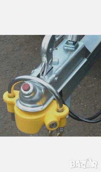 Универсален Заключващ механизъм за теглич на каравани и ремаркета против кражба, с два ключа , снимка 1