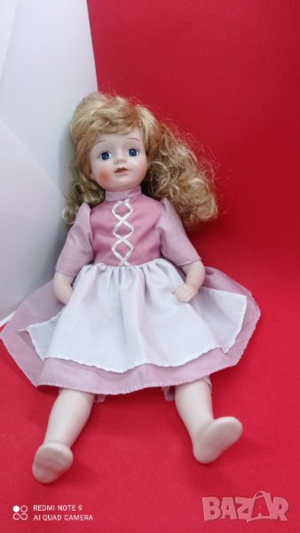 Порцеланова кукла 37 см, снимка 1