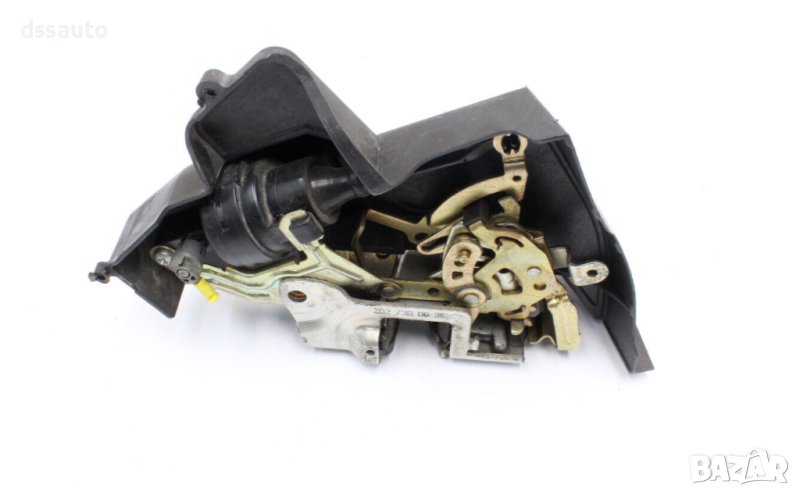 Брава задна дясна врата Mercedes W202 A2027300635 A2027330408, снимка 1