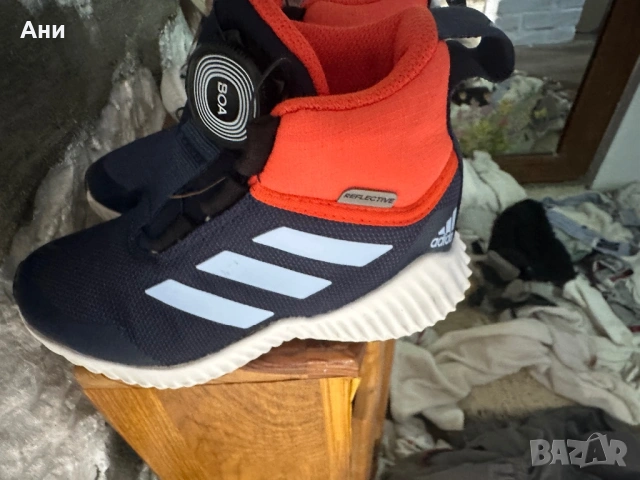 Adidas маратонки 28, снимка 3 - Детски маратонки - 53459882