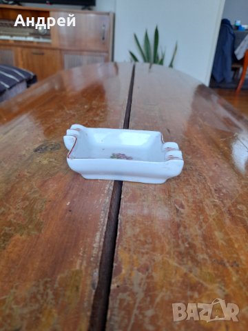 Стар порцеланов пепелник #2