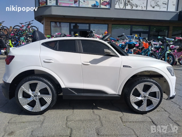 AUDI Акумулаторен джип Audi Sportback, снимка 3 - Детски велосипеди, триколки и коли - 53569220