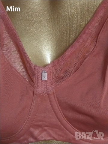 Triumph 90 E Сутиен с мека чашка , снимка 7 - Бельо - 53147429