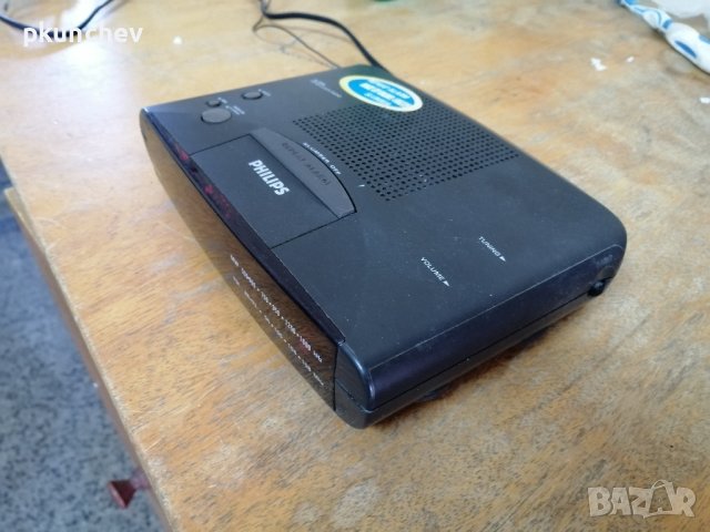 Радио-часовник PHILIPS AJ 3040/00, снимка 2 - Радиокасетофони, транзистори - 43803205