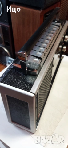 Grundig Satellit 2000 колекционерско радио., снимка 2 - Радиокасетофони, транзистори - 53353787