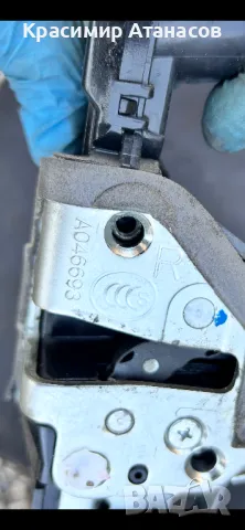 Брава на врата предна дясна за Тойота Аурис. A046693 , снимка 6 - Части - 49602511