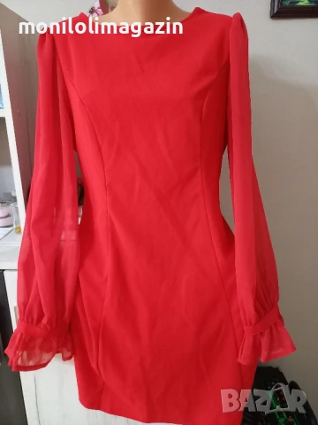 Нова червена рокля