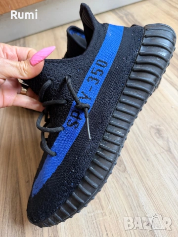 Оригинални черни маратонки Adidas Yeezy Boost 350 V2! 46 н, снимка 4 - Маратонки - 48489624