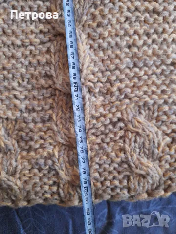 Ръчно плетен дебел пуловер, снимка 4 - Блузи с дълъг ръкав и пуловери - 48695286