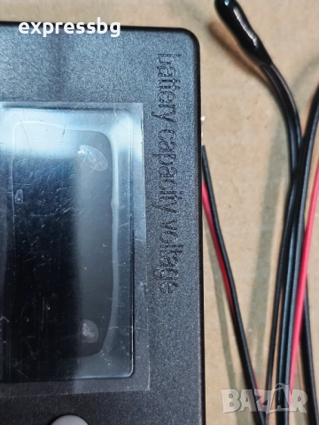 Дисплей за измерване на заряд и напрежение на батерия (Battery Capacity Voltage Tester)
