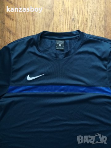 nike dri fit - страхотна мъжка тениска КАТО НОВА , снимка 3 - Тениски - 40518238