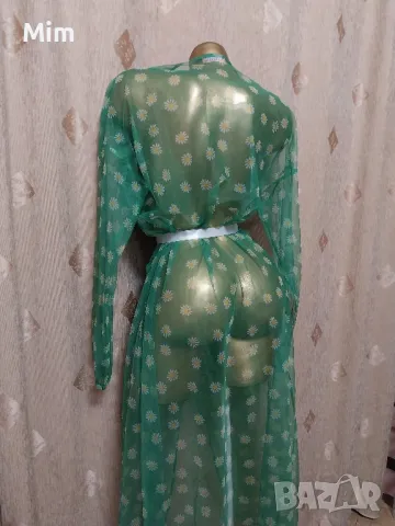 S/M Ефирен дълъг халат в зелено на бели маргарити, снимка 4 - Нощници - 49488629