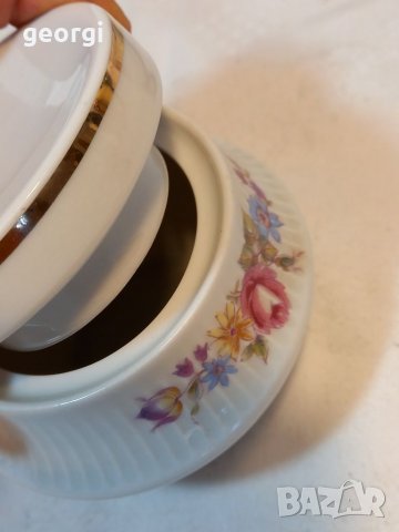 Немска порцеланова бисквитиера и бижутерка , снимка 2 - Декорация за дома - 38192373
