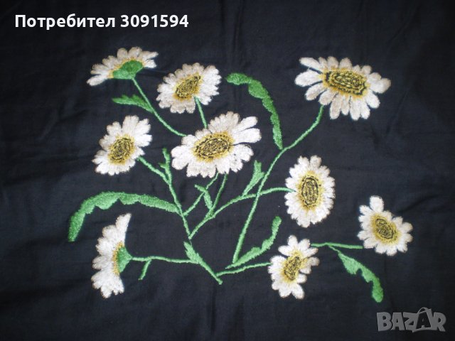 Фолк Арт  бродирана декоративна възглавница черна бели цветя