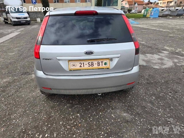 Ford Fiesta V 1.3i 68hp Clima TOP състояние!, снимка 5 - Автомобили и джипове - 53468732