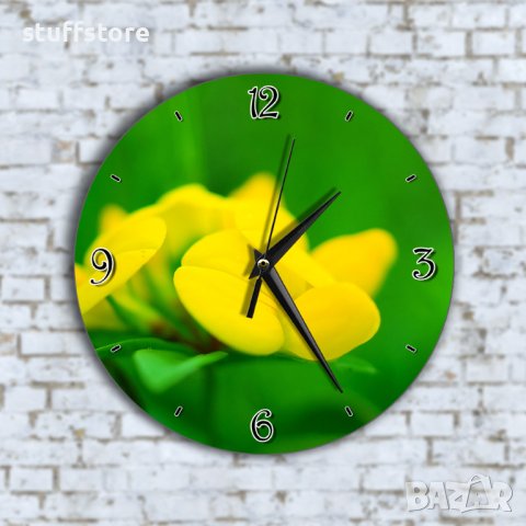 Стенен Часовник - Малки Жълти Цветченца Зелен Фон, снимка 1