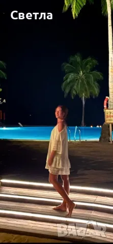 Бяла рокля на Guess, снимка 6 - Рокли - 50429321