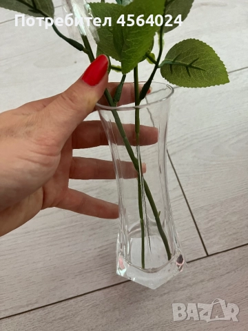 Стъклена ваза със цветя, снимка 2 - Вази - 51825639