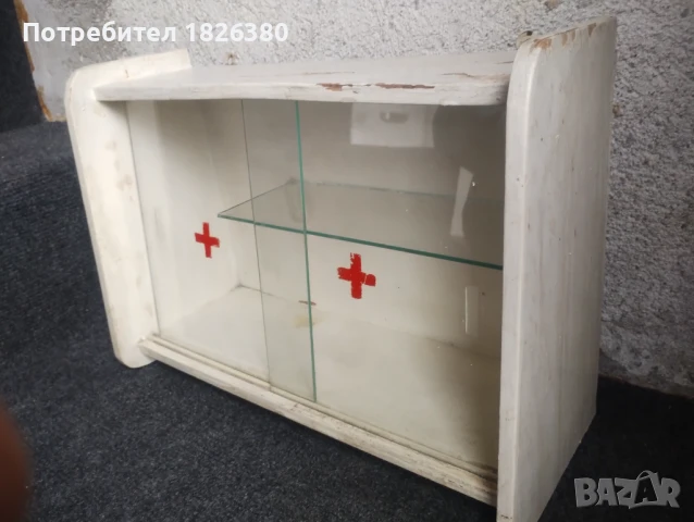 Дървена аптечка за стена, снимка 4 - Антикварни и старинни предмети - 50659753