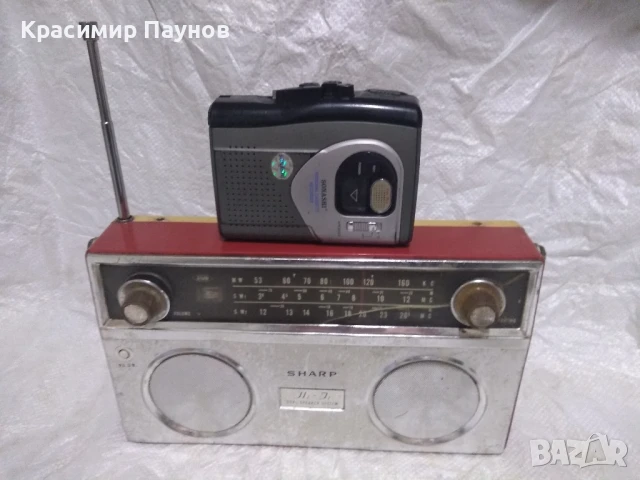 Радио ,,SHARP ,,и записващ уокмен ,,SONASHI,, made in Japan.,, За части . Двете за 40 лв.