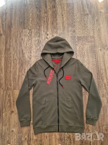 страхотен мъжки екип HUGO BOSS  размер  L , снимка 3 - Спортни дрехи, екипи - 47737326