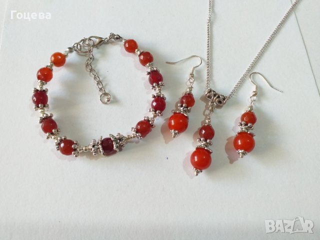 Разкошен комплект обици, колие и гривна с Керемидено червен кварц и орнаменти в цвят Сребро , снимка 2 - Бижутерийни комплекти - 37620499