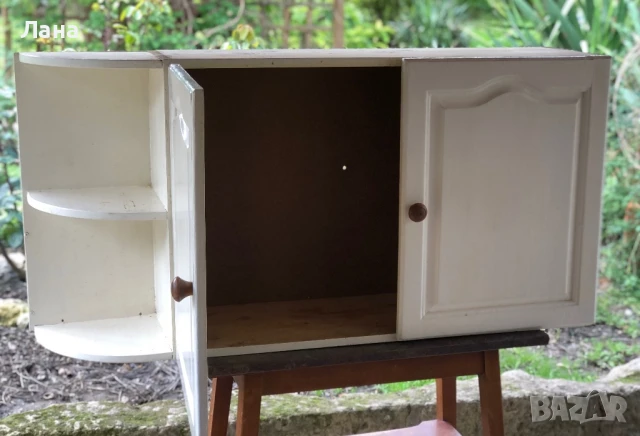 Три врати на шкафа с дръжки, Кухненски шкаф, изработен от дърво, снимка 8 - Шкафове - 42345468