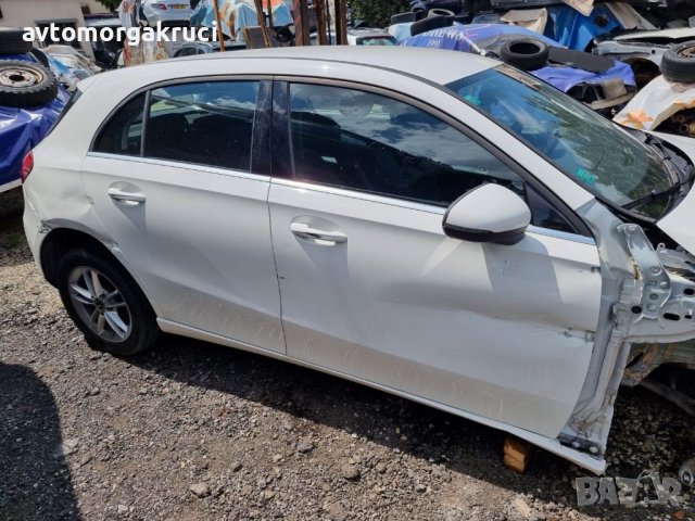 Mercedes A180i W177 на части 2020г., снимка 4 - Автомобили и джипове - 37635992