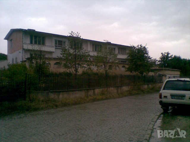 Сграда-блок пансион Къща за гости туризъм в ЛЕВСКИ, снимка 3 - Хотели - 430703