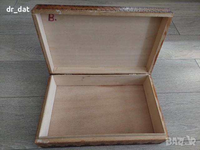 Кутия с народни мотиви, снимка 2 - Декорация за дома - 40088146