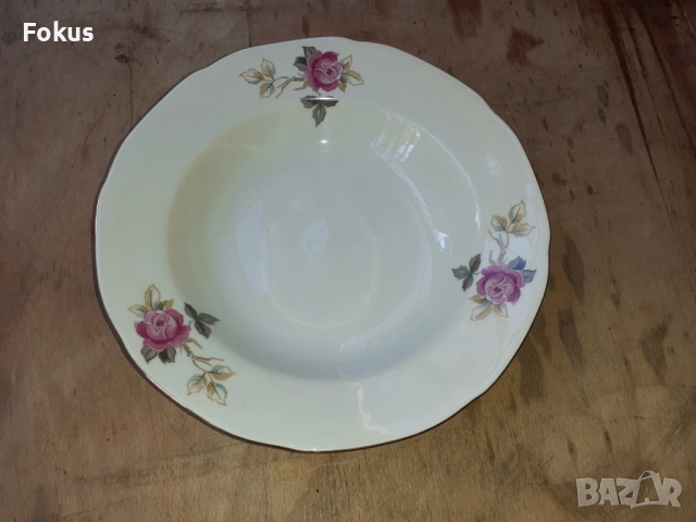 Български порцелан чиния хубава шарка, снимка 4 - Антикварни и старинни предмети - 53267836