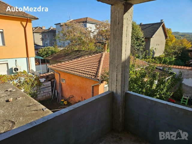 продава се къща в центъра на Мездра, снимка 13 - Къщи - 53373666