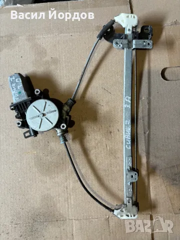 Заден Десен Стъклоповдигач за Хонда Сивик 7 / Honda Civic 7 / Задна Машинка Ел Стъкла