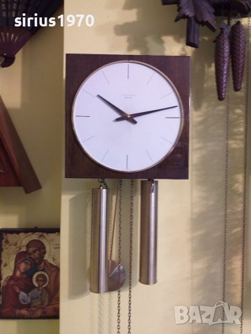 Юнгханс Master много запазен отличен стенен часовник с опаковка оригиналн