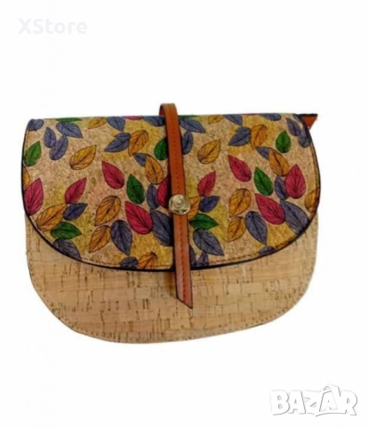 Интересна дамска чанта на листа