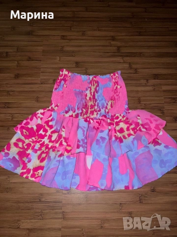 розово синьо бяла пола