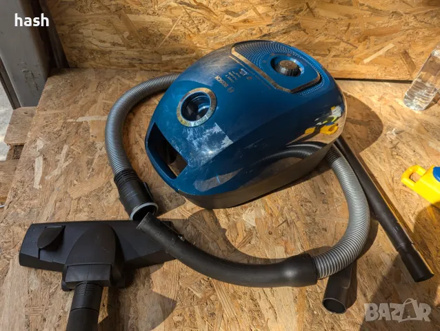 Bosch Home Appliances Cosyy'y Pro Family BGLS4A444 Прахосмукачка с торба, 700 W, 69 децибела, снимка 2 - Прахосмукачки - 48212036