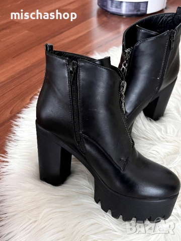 Дамски боти с ток Megias, снимка 5 - Дамски боти - 53414631