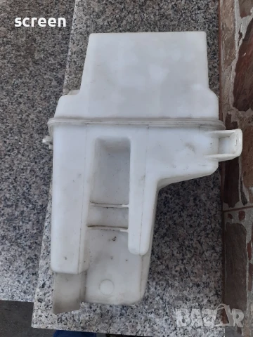 Казанче за чистачки Toyota Corova Verso 2006, снимка 2 - Части - 51234642