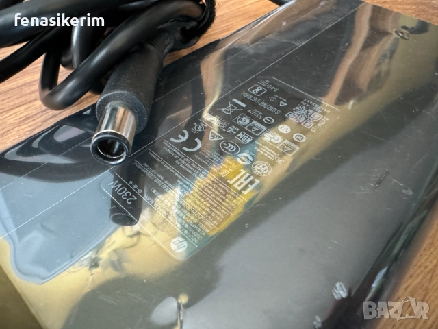 Оригинално Зарядно за лаптоп HP 19.5V 11.8A 230W (7.4 x 0.7 x 5.0mm) , снимка 2 - Кабели и адаптери - 52413196
