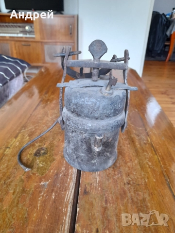 Стара миньорска карабитена лампа