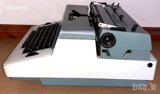 Robotron 202 Електрическа пишеща машина, снимка 6 - Друга електроника - 27234404