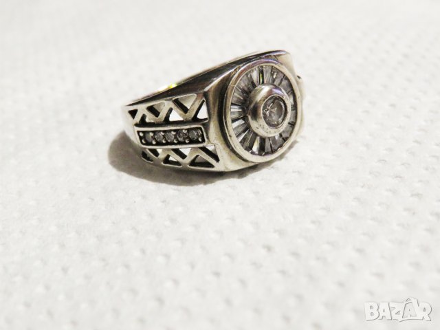 Стар красив мъжки сребърен пръстен с Централно разположен циркон инкрустирани циркони сребро