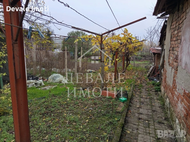 Двуетажна къща с голям двор - център в кв. Средна кула, снимка 9 - Къщи - 53120749