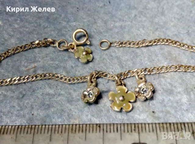 КРАСИВА СРЕБЪРНА ГРИВНА СРЕБРО 925 с ПОСРЕБРЕНИ ФЛОРАЛНИ ВИСУЛКИ PILGRIM с ЕМАЙЛ и СИН ЦИРКОН 37195