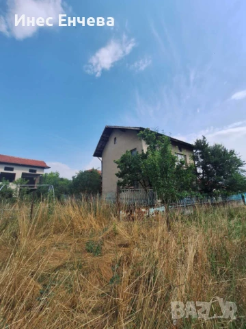 Продава се къща, снимка 2 - Къщи - 51095456