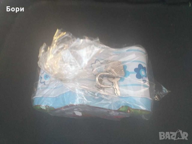 Метална касичка с ключ и катинар, снимка 3 - Играчки за стая - 28542979