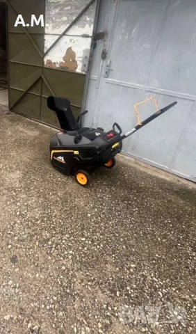 Бензинов снегорин McCulloch ST 53, снимка 2 - Градинска техника - 53527437